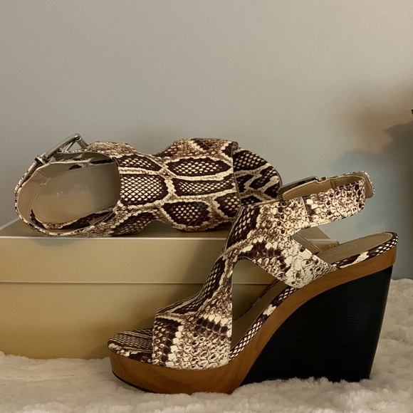 Michael Michael Kors JOSEPHINE WEDGES WOMENS LEATHER SNAKE PRINT Sz 7.5 - Picture 8 of 13